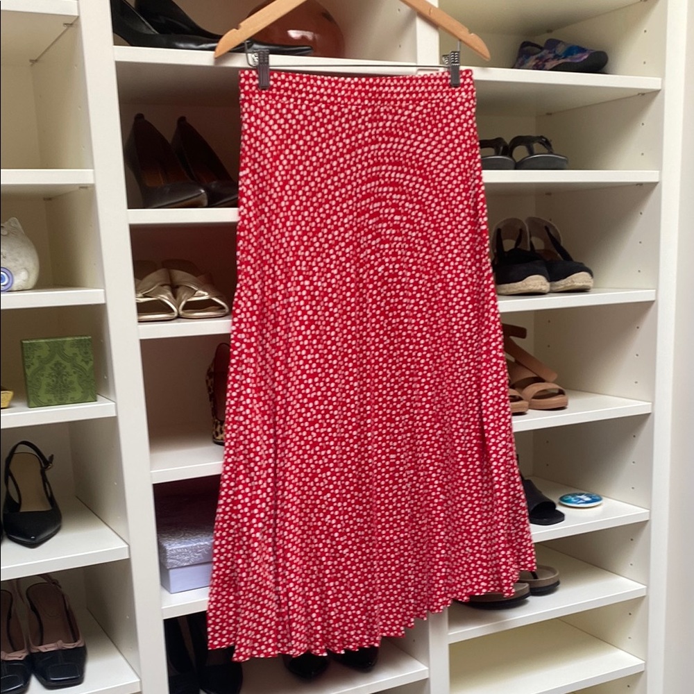 Red and White Pleated A-Line Midi Skirt. NEW!  Size MP